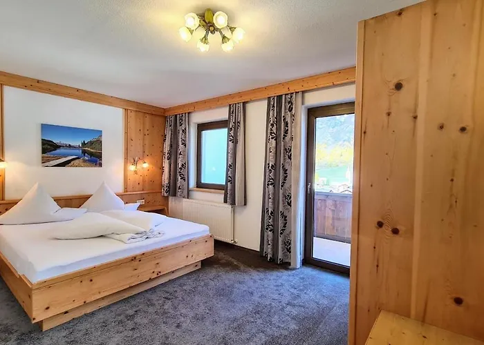 Garni Romantica 3* غالتور