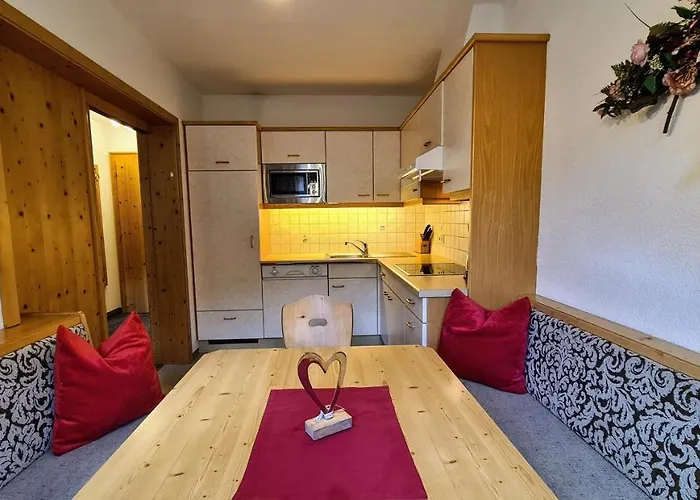 Garni Romantica غالتور